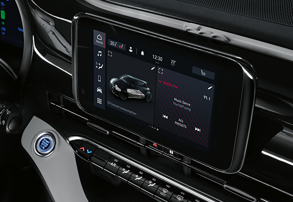 SYSTÈME UCONNECT™ ÉCRAN TACTILE 7” DAB+ AVEC CARPLAY/ ANDROID AUTO™ SANS FIL
